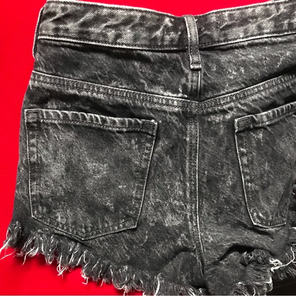 PACSUN ‘80s Vibe Black Acid Wash High Waisted Cut Off Denim Frayed Jean Shorts - Picture 5 of 10